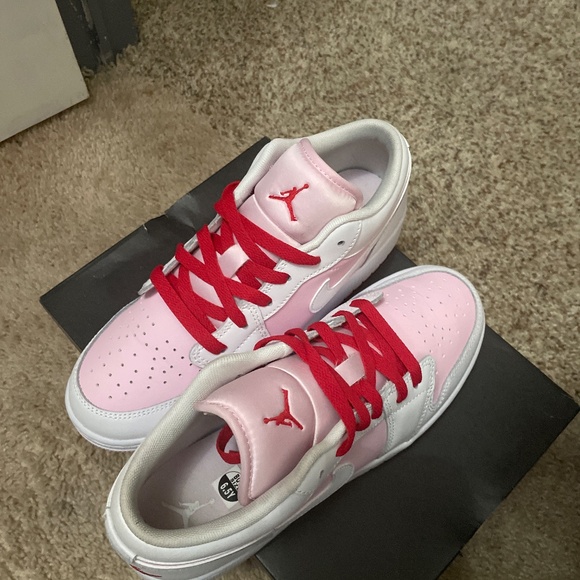 Pink red and white Jordan 1 - Picture 4 of 4